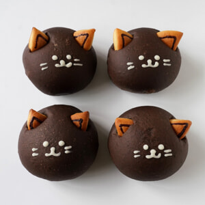 記事「黒ネコチョコクリームパン」の画像