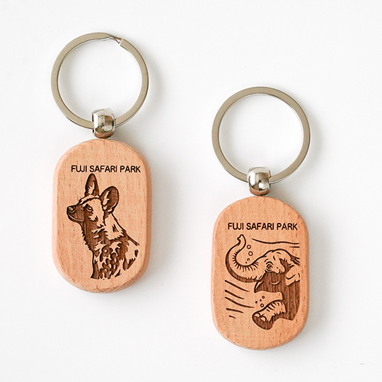 木製キーホルダー（リカオン、ゾウ）