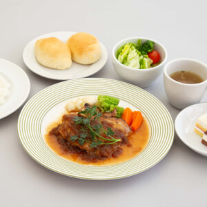 記事「チキンソテー（和風シャリアピンソース）」の画像